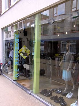 Vintage kledingwinkels Groningen: Recessie - foto van Facebook