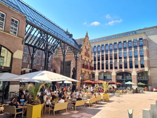 Pleinen in Groningen: Waagplein