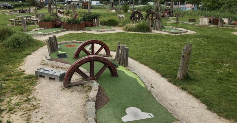 Adventure minigolf Kardinge Groninge: leuke buitenactiviteiten met kinderen